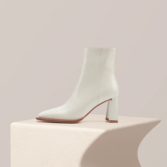 White square toe ankle boot/ booties - Picture 3 of 7
